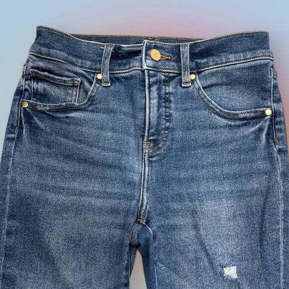 EXPRESS Women’s 2 Short Distressed SKYSKRAPER Blue Jeans - Picture 1 of 5